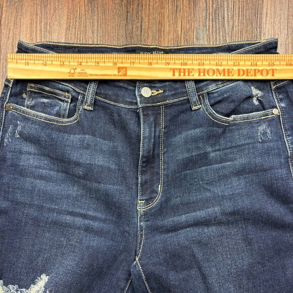 Judy Blue Straight Fit Distressed Jeans Dark Wash Women’s Size 13/31 - Picture 7 of 11